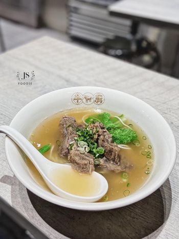 牛肉麵也可以很文青‪.ᐟ‪.ᐟ牛有廖