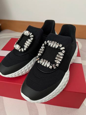 Roger Vivier 新款休閒鞋 