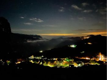 嘉義阿里山｜攝影人卡位景點📍頂石槕琉璃光