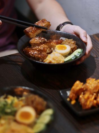 ﹝高雄美食｜平價大滿足の日式丼飯﹞