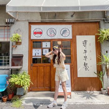 台南景點｜充滿日系的早餐店 店門口真的太可愛啦～