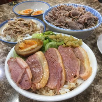 🍴台北美食🍴通化夜市好吃的櫻桃鴨飯❤️