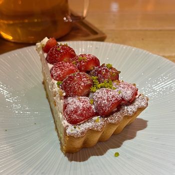 台北甜點｜有滿滿草莓的草莓塔🍓｜中山站咖啡廳