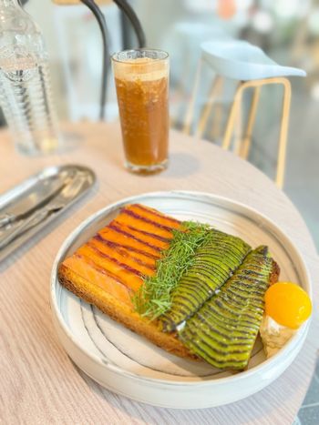 台北東區咖啡廳｜overeasy coffee