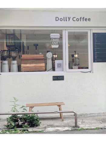 📍Dolly Coffee