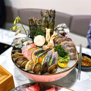 🍴新北美食🍴N訪的石頭火鍋❤️海鮮新鮮好好吃😋
