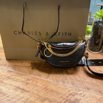小CK黑色腰包｜個性女孩必備❤️｜CHARLES&KEITH