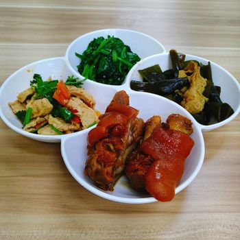 豬腳飯也能美美的上桌！