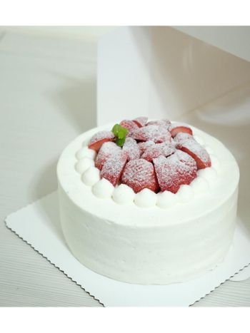 ꒰ 台北甜點 ꒱ 這個季節就是要吃草莓ㄚ🍓