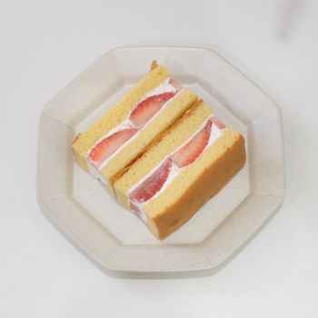 ꒰ 宅配甜點 ꒱ 佐賀草莓三明治🍓