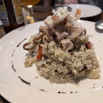 台北鹹食｜開胃菜都好美味的餐廳🍴｜忠孝復興站餐廳