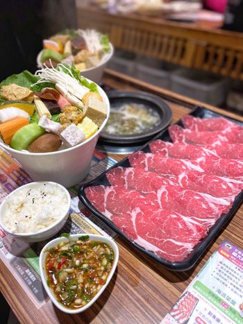 🍴新北美食🍴已N訪這家平價又好吃的石頭火鍋🍲