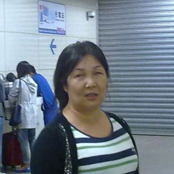 裝瘋賣傻的！