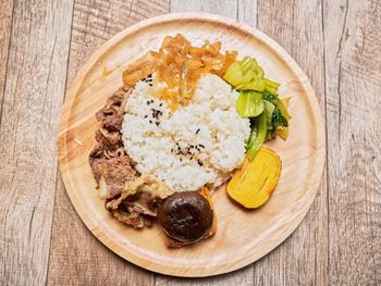 黑毛和牛壽喜燒御膳