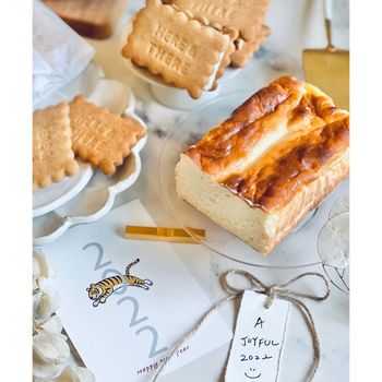  溫暖人心的新年禮盒/家常鹽麴餅乾&巴斯克乳酪蛋糕