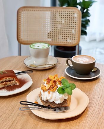 【高雄】新店報報✨新開幕白色系咖啡廳 主打澳式咖啡