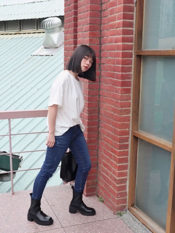誰也喜歡白T牛仔褲