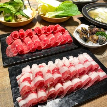 🍴台北美食🍴超好吃的石頭火鍋已N訪 蔬菜自助式吃到飽❤️