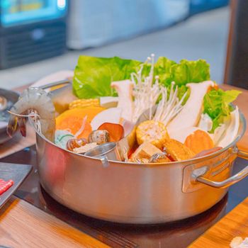行天宮文青火鍋店，素食者也能吃的麻辣鍋，隱藏版火鍋料