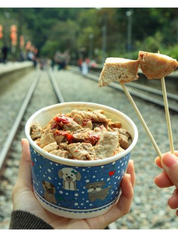 【苗栗三義勝興車站】排隊美食🔥假日才吃得到的小餐車🚴‍♀️臭豆腐