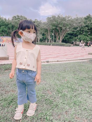  𖨆𖨆｜雙寶穿什麼｜牛仔褲與雙馬尾👭🏻