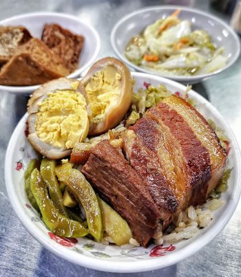台中美食｜深夜限定，來碗銷魂控肉飯