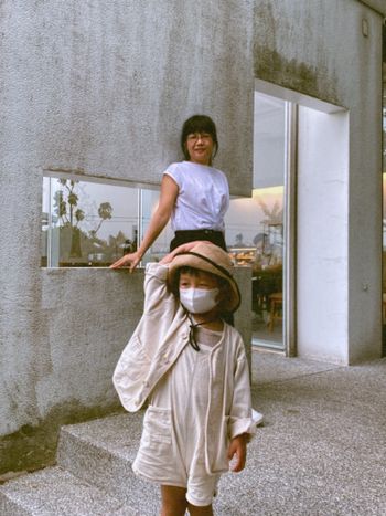 新竹竹北｜隱身田野間的玻璃咖啡屋