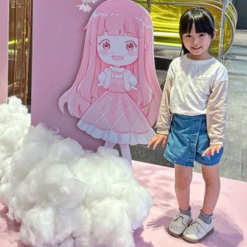 偷學台語的女兒。
