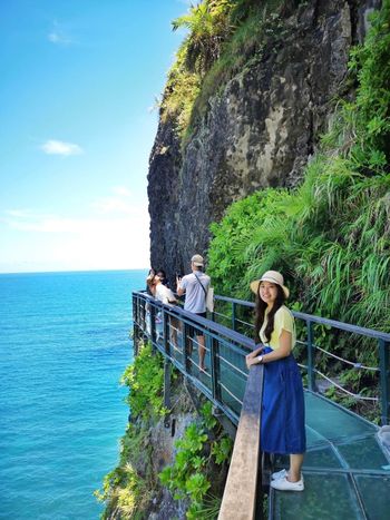 花蓮景點｜緊貼斷崖的海上步道