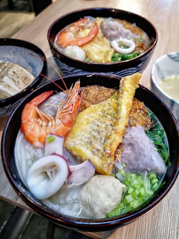 新竹美食｜藏身百年市場內的澎派米粉湯