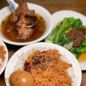 北北車魯肉飯｜北車附近的銅板美食｜古早味魯肉飯