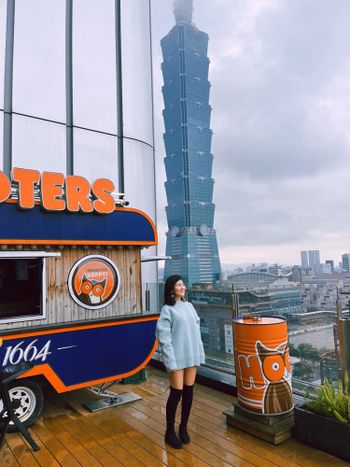 Hooters美式餐廳 看辣妹喝啤酒🍺