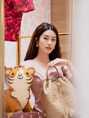 跟 Max Mara 萌虎 Tigrotto 來