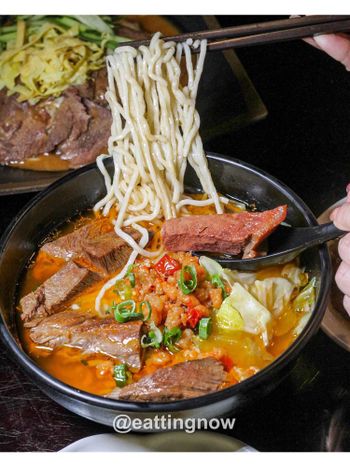 #松山區美食 #XO蝦醬牛肉麵個人好推薦 #乾拌麵份量多又美