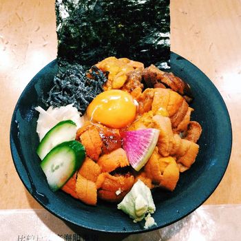 東京｜築地市場的海膽丼飯