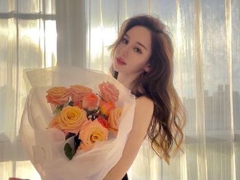 網美都會拿花拍照，我也要～