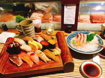 台北美食｜上引水產市場立吞壽司🍣