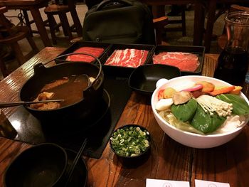 台中美食｜南屯區美食！八豆食府壽喜燒吃到飽🍲