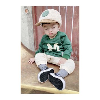 寶寶穿搭｜清新綠的棒球隊隊長
