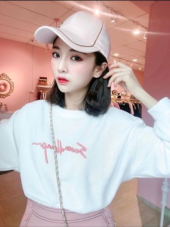 服飾店自拍