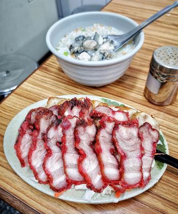 台中美食｜市場排隊鹹粥，手刀必點銷魂紅燒肉
