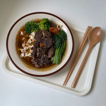 餐桌日記｜西華飯店料理包🍜