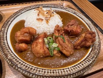 信義區上班族都吃什麼？新高軒咖哩