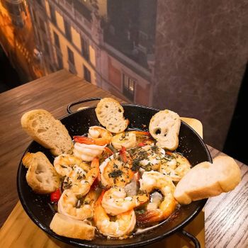 JUJU Spanish Gastrobar | 台北餐酒館