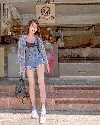 DD's OOTD 丹寧吊帶短褲💙 #經典丹寧穿搭