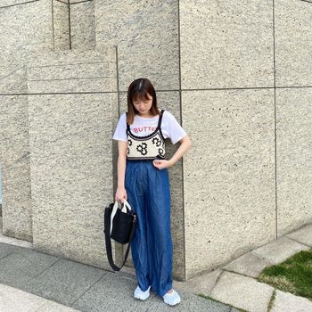 #經典丹寧穿搭 春夏必收針織提花背心🌱