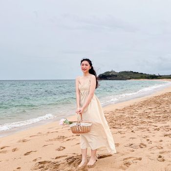 #夏日海邊穿搭 簡單白洋輕鬆女神范