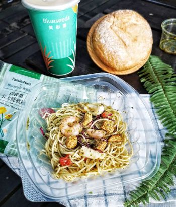全台美食｜全家新品報報! 青醬海鮮涼麵+冰香蘭拿鐵清涼一夏