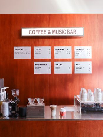 Coffee & Music bar｜ Fake Sober