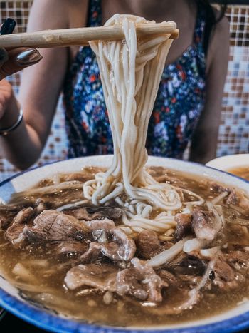 台北新店｜毫不手軟鴨肉羹